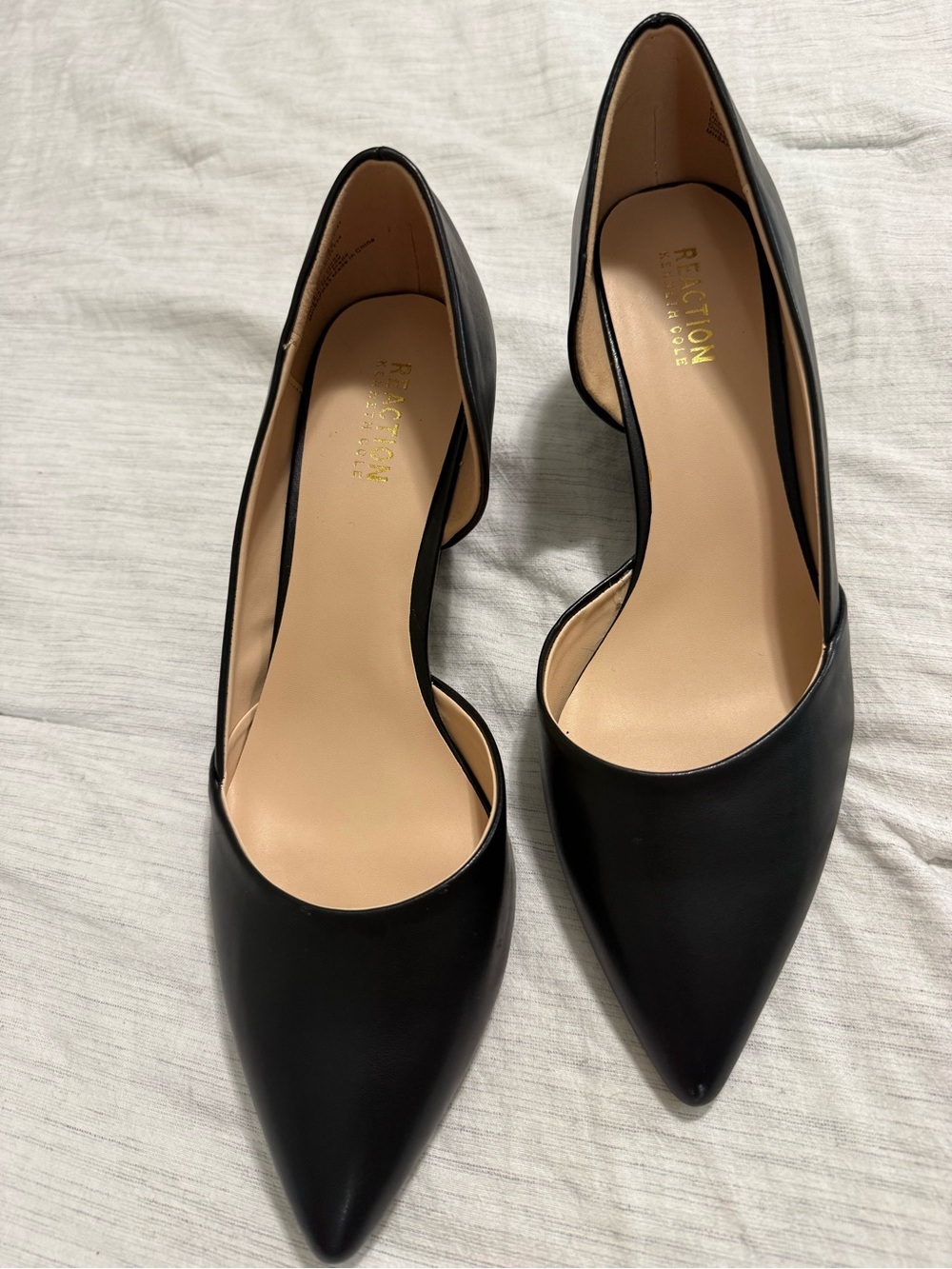 Reaction Kenneth Cole Black Pointed D'Orsay Flats - Picture 4 of 6